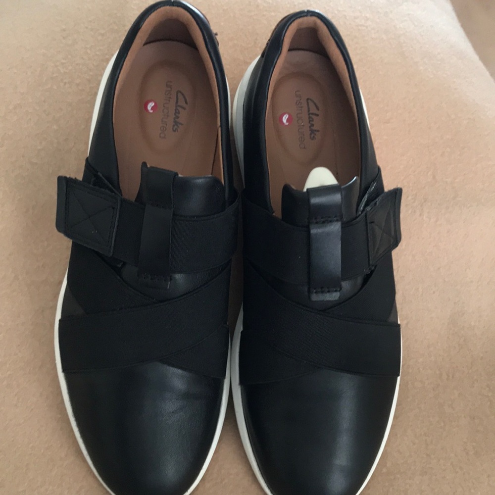 Woman’s Clark Shoes 9 M